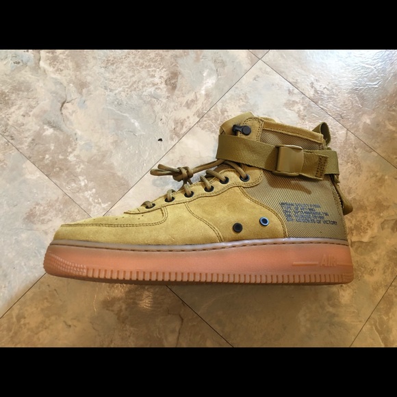 Nike SF Air Force 1 Mid (New Without box) - Picture 4 of 8